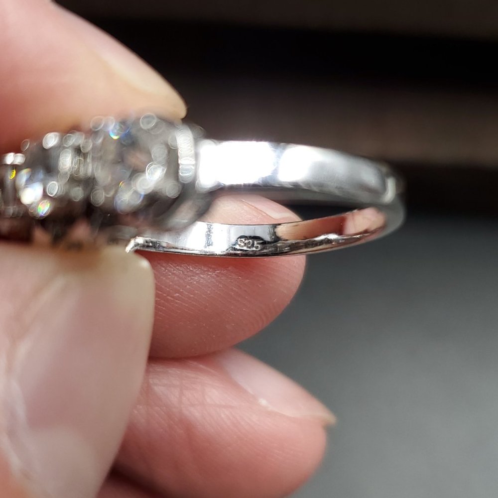 Size 6.25 Sterling Silver Five Brilliant Cubic Zirconia Ring - Picture 6 of 9